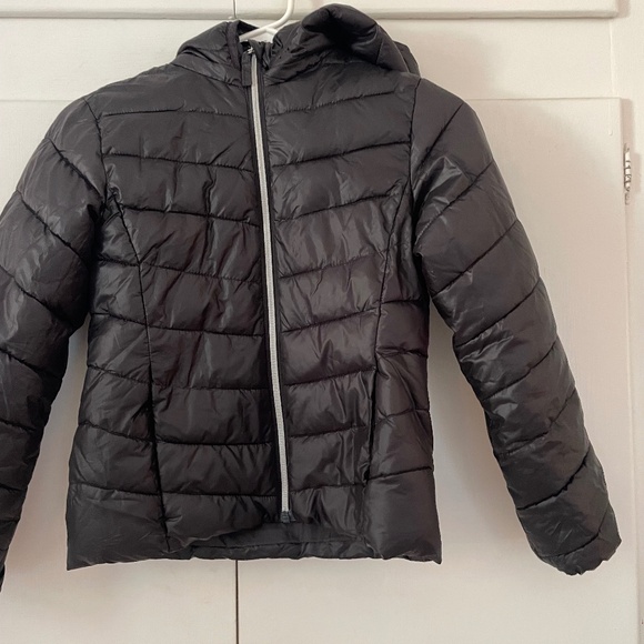 H&M Shiny Black Girls Puffer Jacket Size Medium or 8-10 - Picture 1 of 3